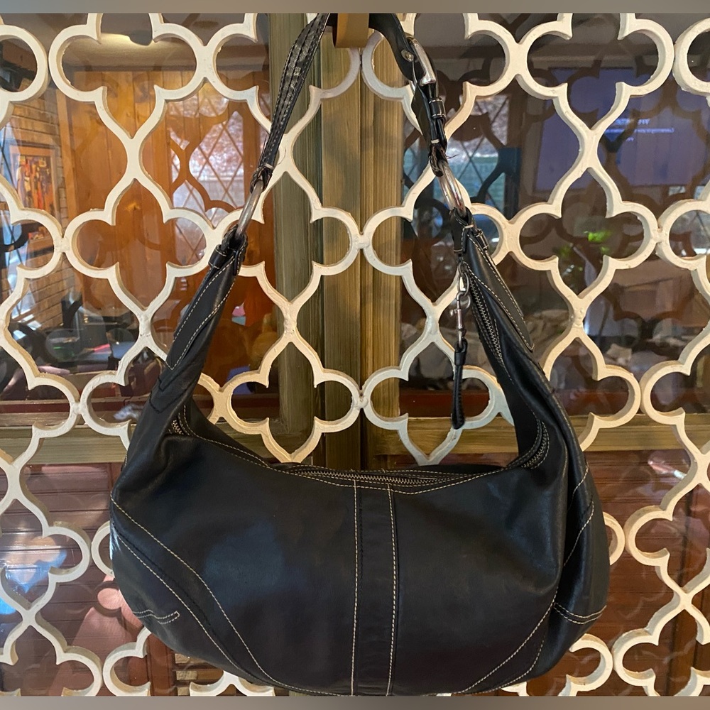 COACH HOBO SHOULDER BAG BLACK/CONTRAST STITCHING (EXCELLENT CONDITION)
